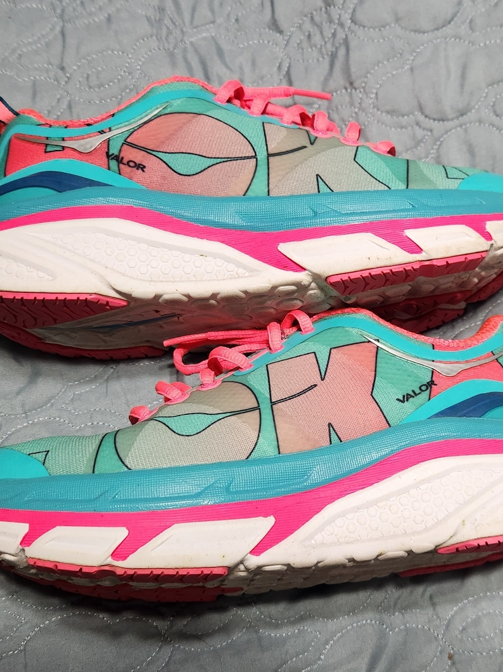 HOKA ONE ONE Valor Women's Running Shoes Neutral Cushion 8.5 Aqua/Neon Pink